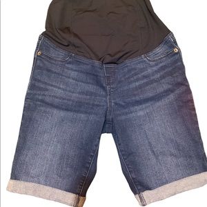 Isabela Maternity by Ingrid and Isabel Bermuda Shorts Size 6